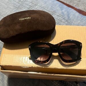 Tom Ford Women's Julia Tortoiseshell Sunglasses with Brown Gradient Lenses